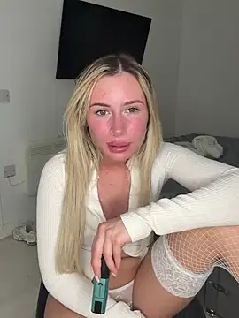 SexySaraxxoo online show from 18, 3, 2026