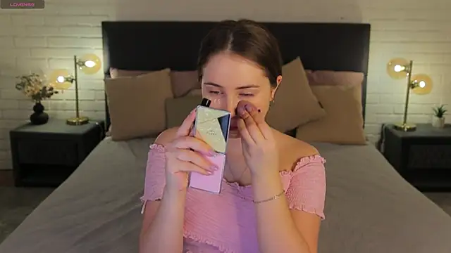 Sweet  Amily online show from 27, 11, 2025