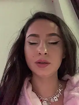 Snapshot of SunnyDane chatting on 29, 10, 2025 SunnyDane online show from 29, 10, 2025