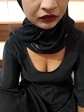 Itz Mayra  online show from 6, 11, 2025