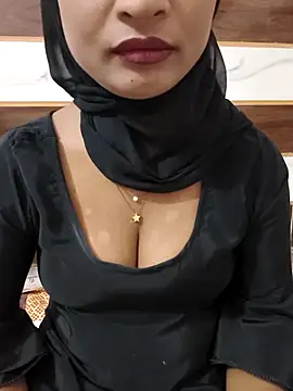 Itz Mayra  online show from 21, 10, 2025