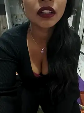 Itz Mayra  online show from 15, 11, 2025