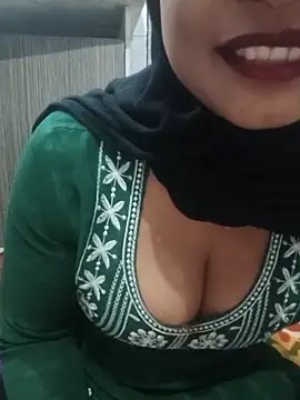 Itz Mayra  online show from 23, 11, 2025