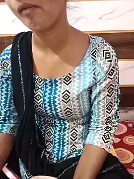 Itz Mayra  online show from 30, 10, 2025