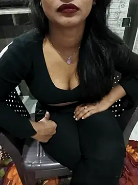 Itz Mayra  online show from 13, 11, 2025