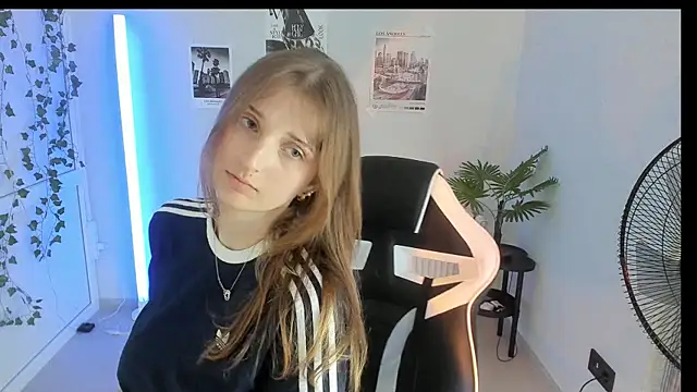 Snapshot of NeyliDream chatting on 29, 7, 2026 NeyliDream online show from 29, 7, 2026