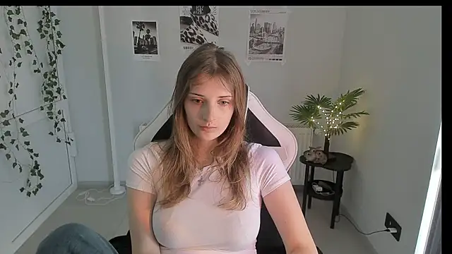 Snapshot of NeyliDream chatting on 6, 7, 2026 NeyliDream online show from 6, 7, 2026