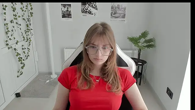 Snapshot of NeyliDream chatting on 20, 5, 2026 NeyliDream online show from 20, 5, 2026