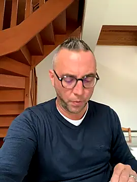 Marronglace1 online show from 10, 10, 2025