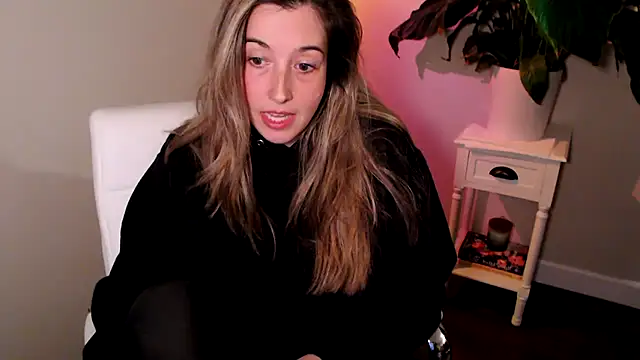 Snapshot of SuggestiveBehavior chatting on 11, 10, 2025 SuggestiveBehavior online show from 11, 10, 2025