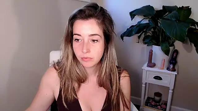 Snapshot of SuggestiveBehavior chatting on 7, 10, 2025 SuggestiveBehavior online show from 7, 10, 2025