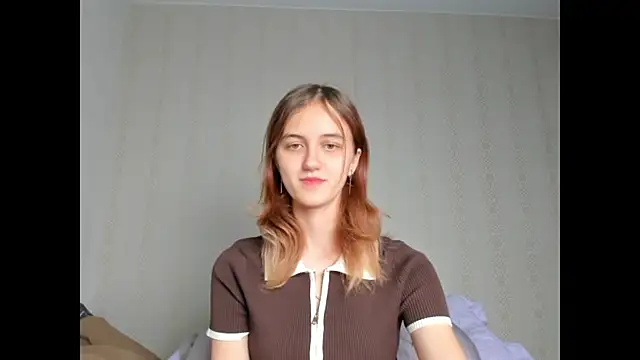 Snapshot of dreamy_pollyyy chatting on 19, 10, 2025 dreamy pollyyy online show from 19, 10, 2025