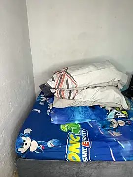 Yasmine  Hayat online show from 22, 12, 2025