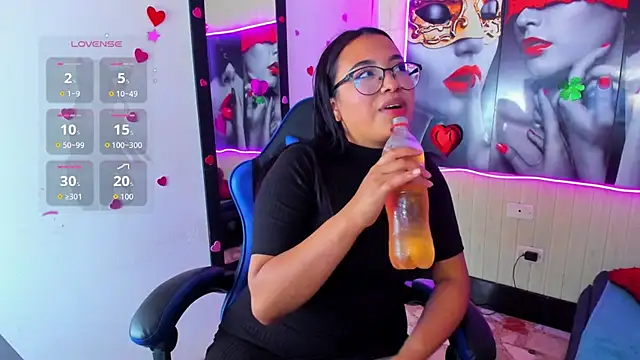 susan mooree online show from 21, 4, 2026