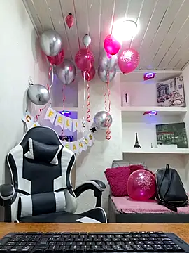 susan mooree online show from 13, 11, 2025