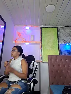 susan mooree online show from 26, 10, 2025