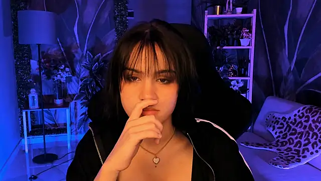 MonicaFarmer online show from 11, 11, 2025