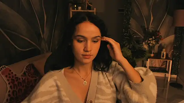 MonicaFarmer online show from 8, 10, 2025