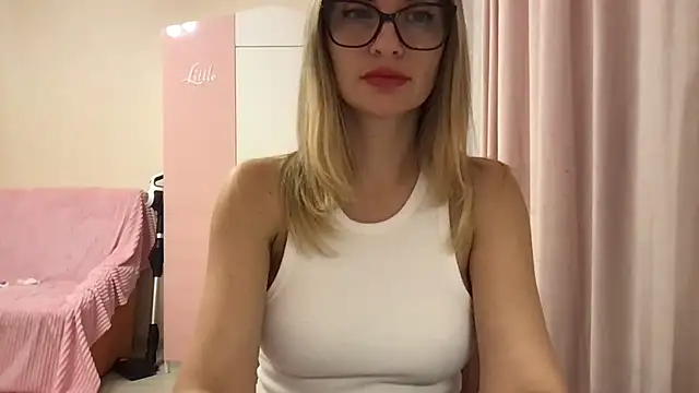 KarelliaStar online show from 18, 4, 2026