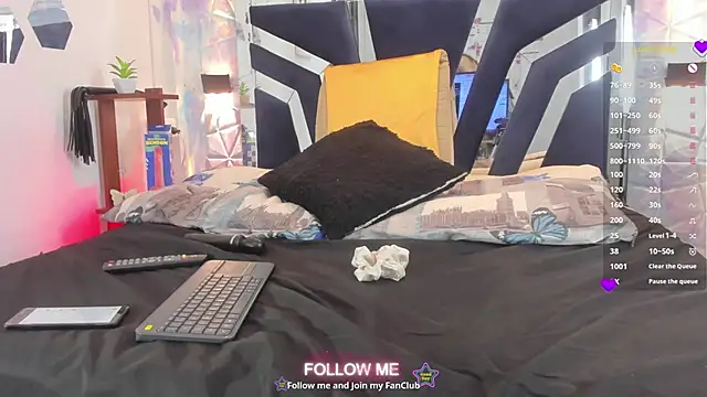Charlotte Landry   online show from 25, 5, 2026
