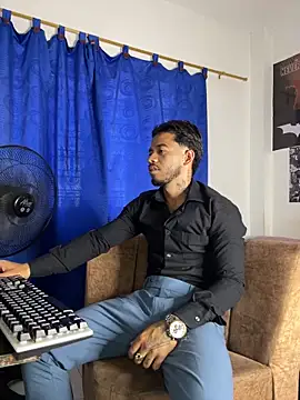 DavideVentura  online show from 24, 9, 2025