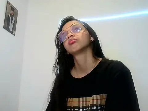 lucy babyy online show from 16, 10, 2025