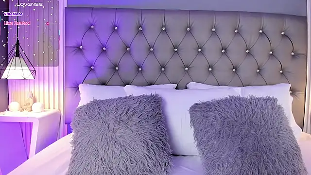 LunaBloomn online show from 31, 3, 2026