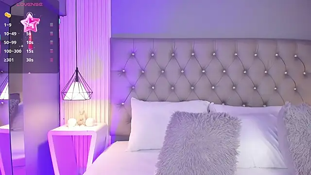 LunaBloomn online show from 25, 2, 2026