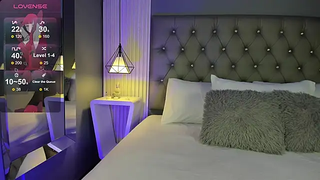 LunaBloomn online show from 26, 11, 2025