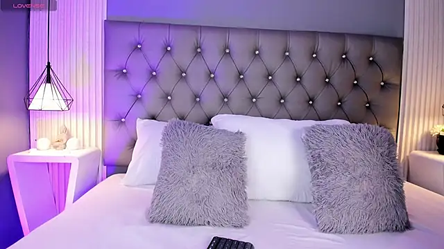 LunaBloomn online show from 17, 1, 2026