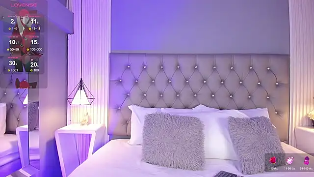 LunaBloomn online show from 15, 12, 2025