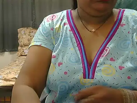 Snapshot of Nisha-telugu chatting on 24, 5, 2026 Nisha-telugu online show from 24, 5, 2026