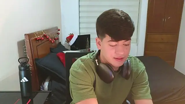 tightncuteass online show from 24, 11, 2025