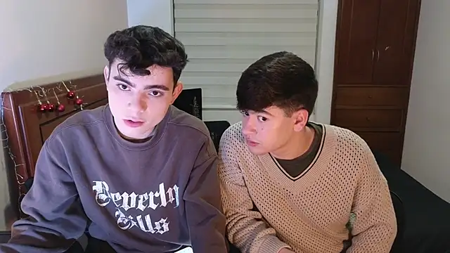 tightncuteass online show from 28, 11, 2025