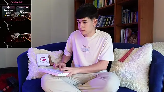 tightncuteass online show from 24, 4, 2026