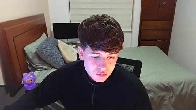 tightncuteass online show from 10, 10, 2025