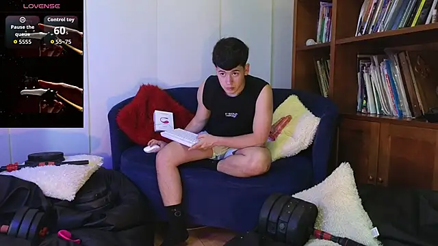 tightncuteass online show from 22, 4, 2026