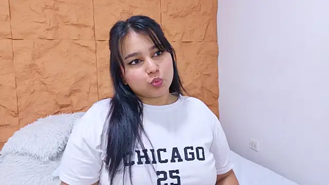 Snapshot of IvannaaVega chatting on 8, 5, 2026 IvannaaVega online show from 8, 5, 2026