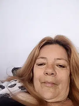 Casandra Cruz online show from 14, 9, 2025