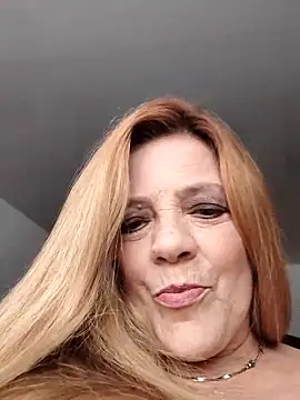 Casandra Cruz online show from 12, 9, 2025