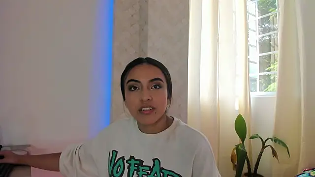 Leslie Bussh  online show from 21, 11, 2025