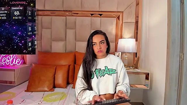 Leslie Bussh  online show from 13, 12, 2025