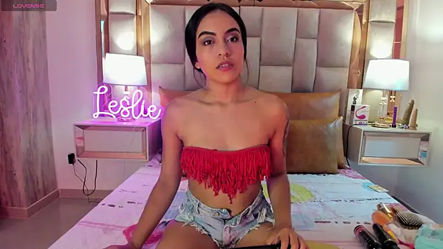 Leslie Bussh  online show from 26, 10, 2025