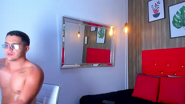 Snapshot of big-tyler chatting on 13, 10, 2025 big-tyler online show from 13, 10, 2025