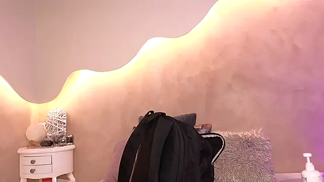 Kloee 12 online show from 5, 11, 2025