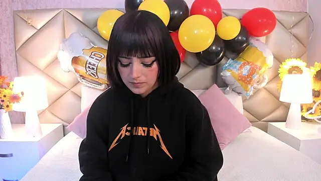 Adara  carter  online show from 28, 9, 2025
