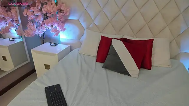 Adara  carter  online show from 26, 10, 2025