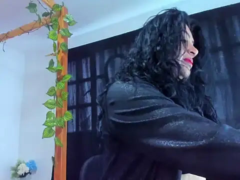 Snapshot of Eva_Royer69 chatting on 13, 11, 2025 Eva Royer69 online show from 13, 11, 2025