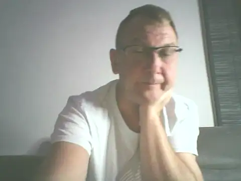 Snapshot of niezlomny75 chatting on 24, 9, 2025 niezlomny75 online show from 24, 9, 2025