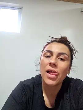 vanessa-titisM online show from 13, 4, 2026